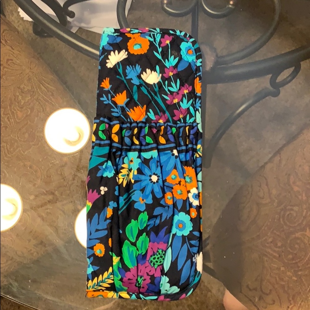 Vera Bradley flat iron sleeve in midnight blues.